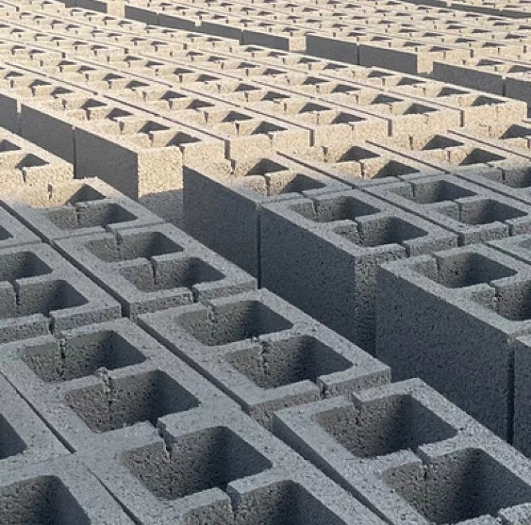 Fábrica de bloques de concreto - detalle de textura y calidad